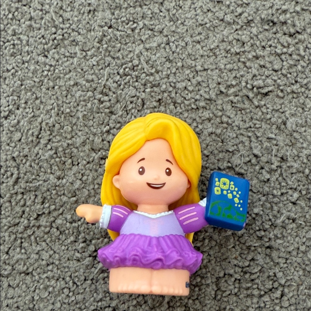 Colorful Princess Mini Doll Set - Picture 7 of 16